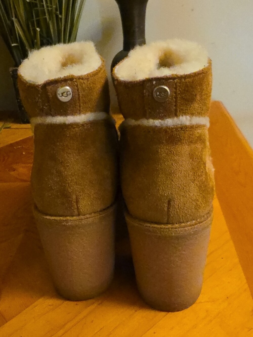 🤎 Authentic UGG Sheepskin Heeled Ankle Boots